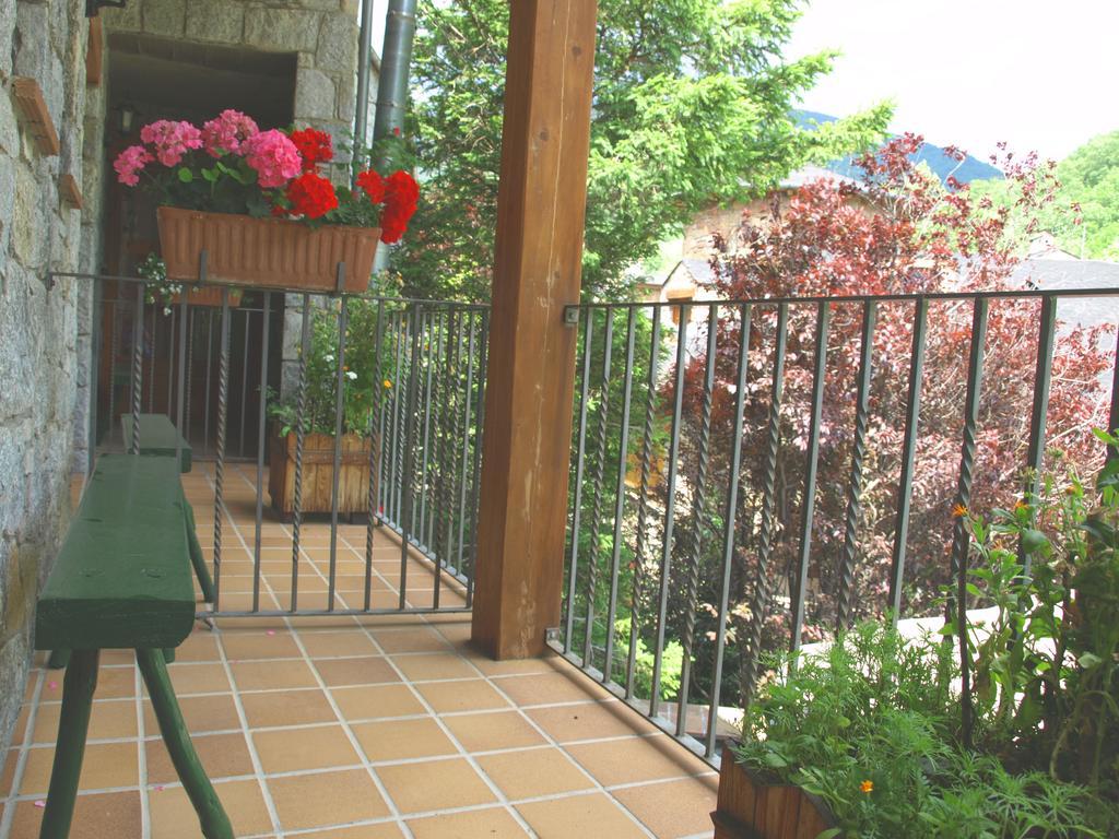ריפול Hotel La Farga מראה חיצוני תמונה