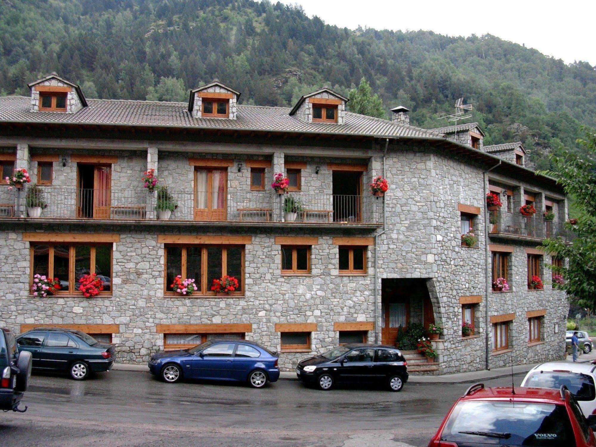 ריפול Hotel La Farga מראה חיצוני תמונה