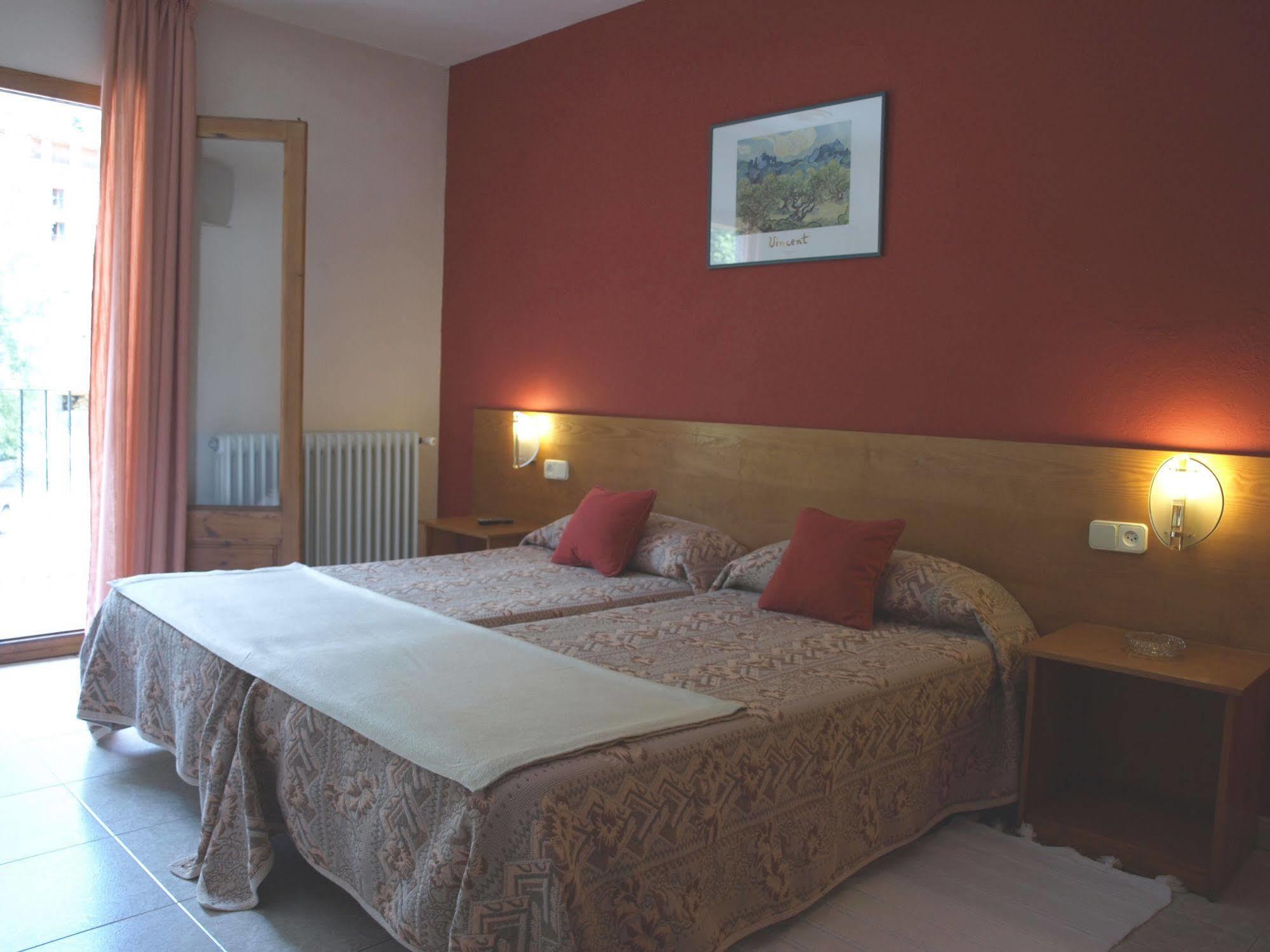 ריפול Hotel La Farga מראה חיצוני תמונה