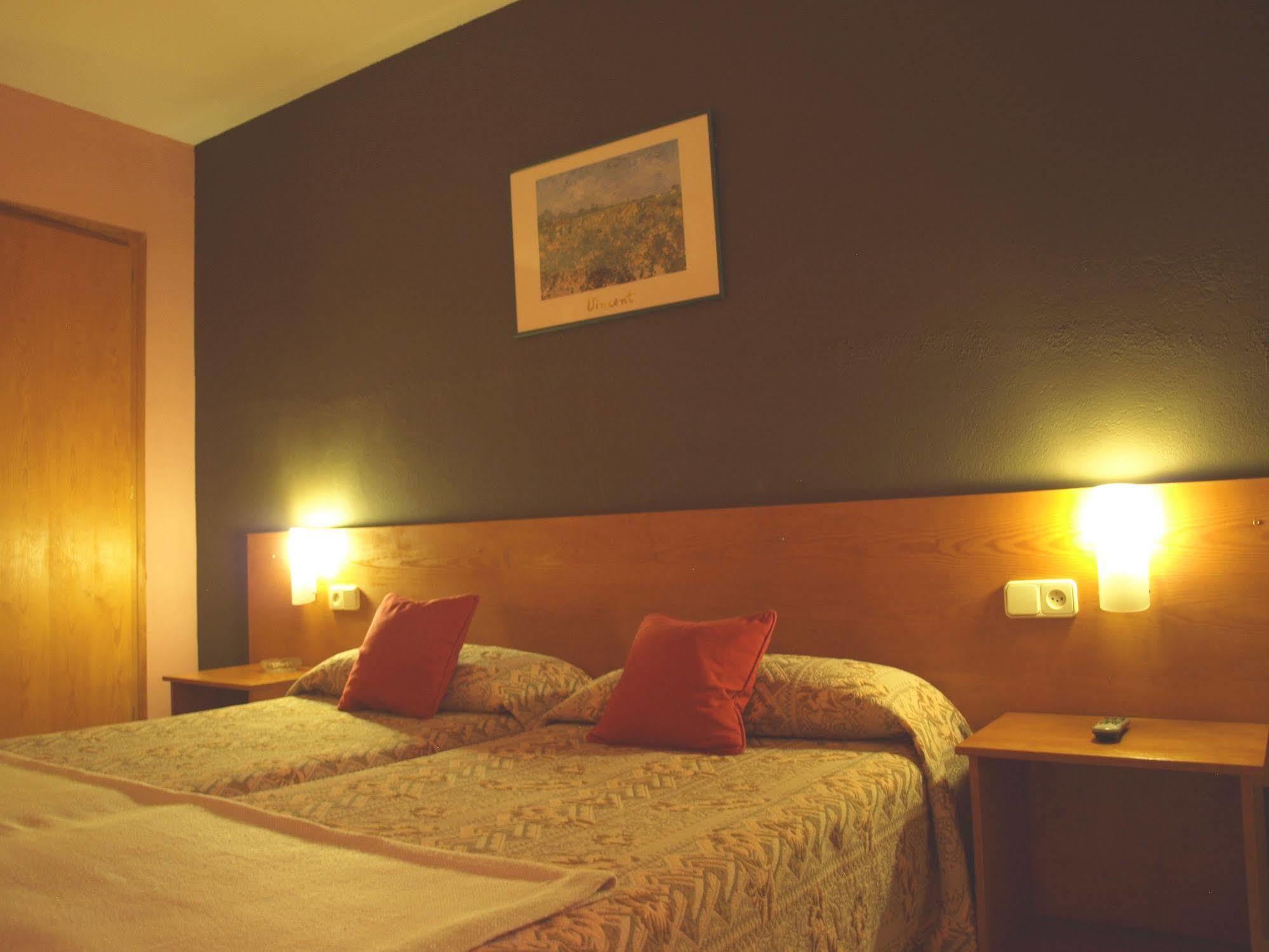 ריפול Hotel La Farga מראה חיצוני תמונה