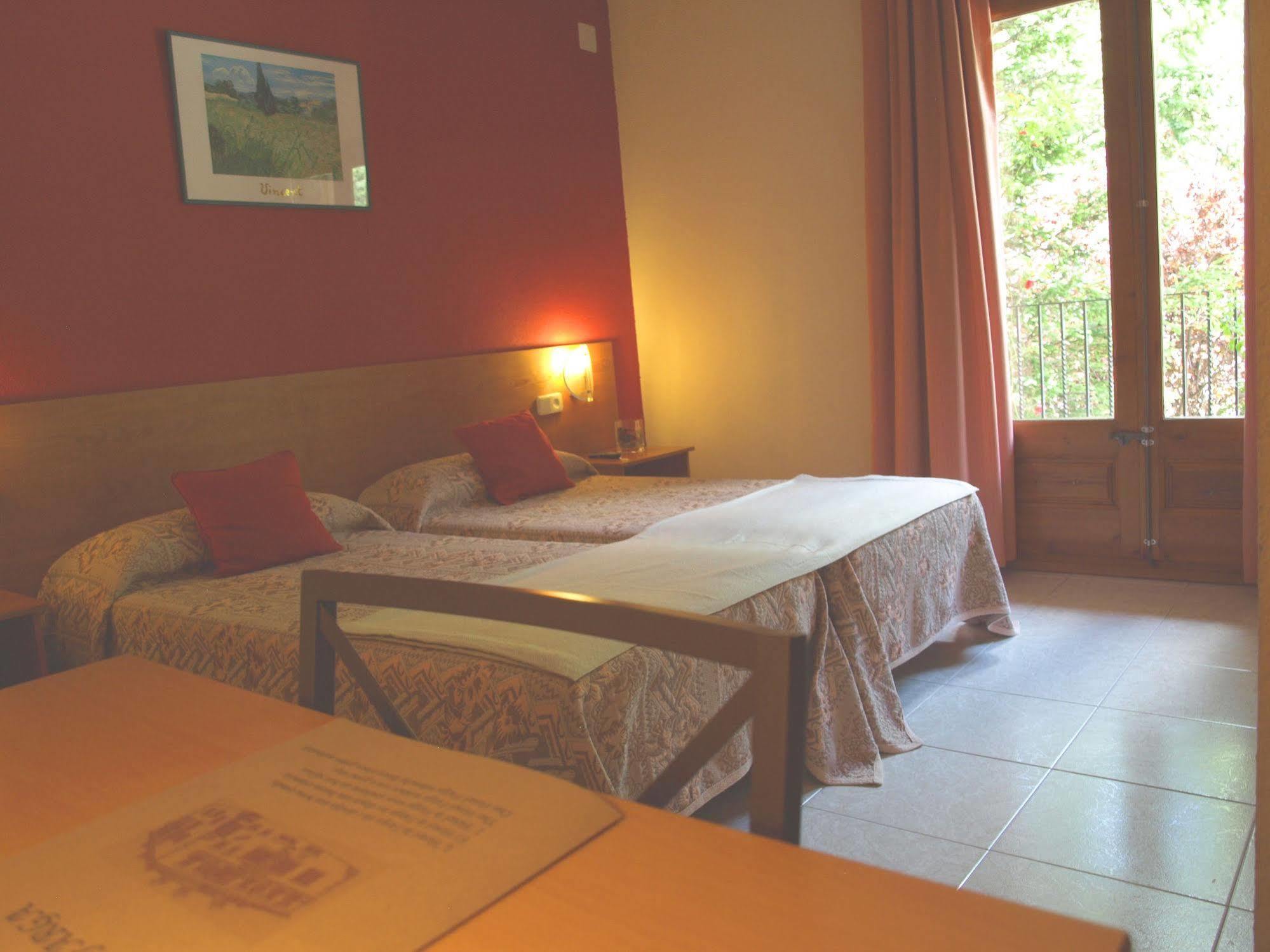 ריפול Hotel La Farga מראה חיצוני תמונה
