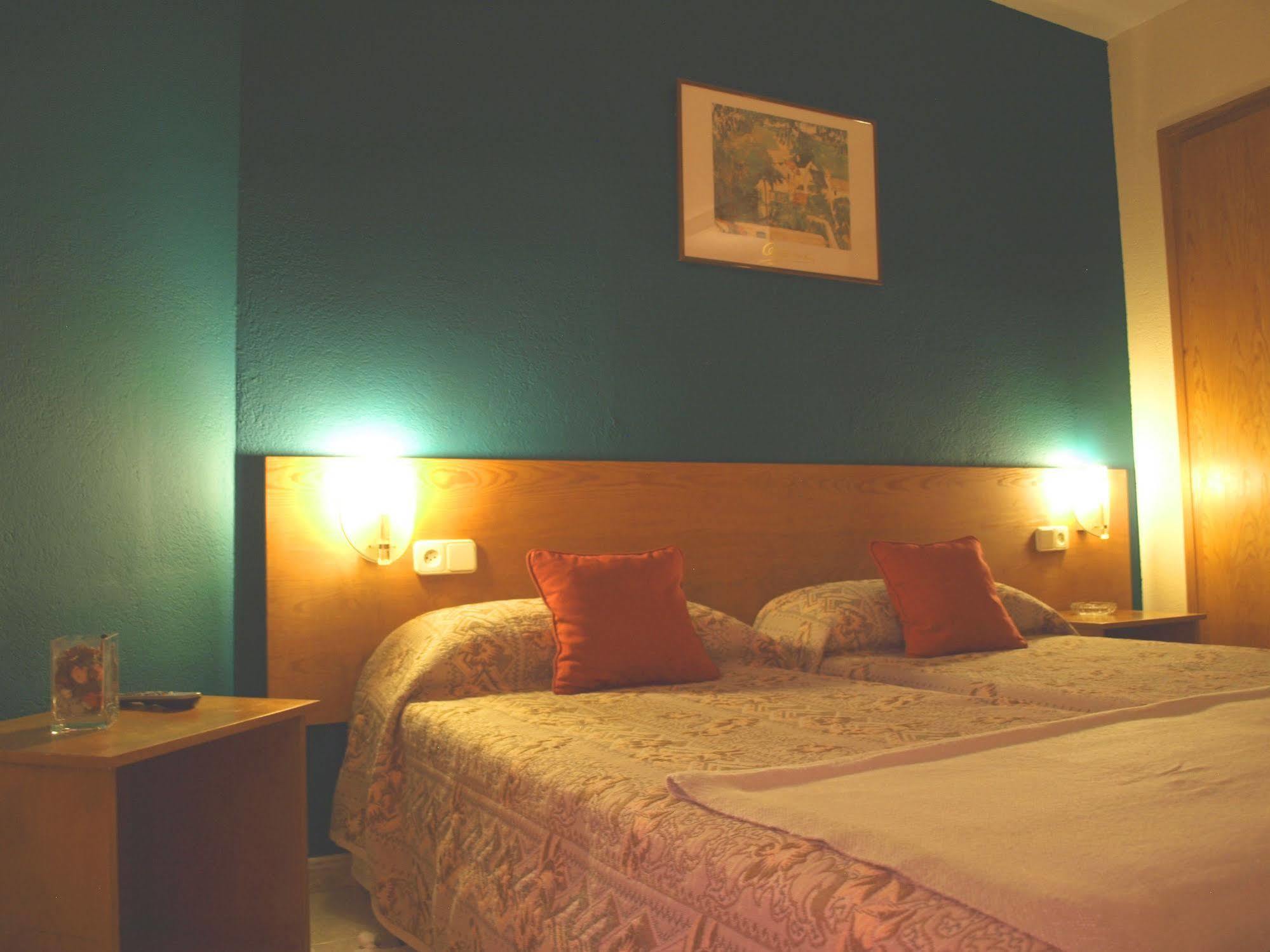 ריפול Hotel La Farga מראה חיצוני תמונה
