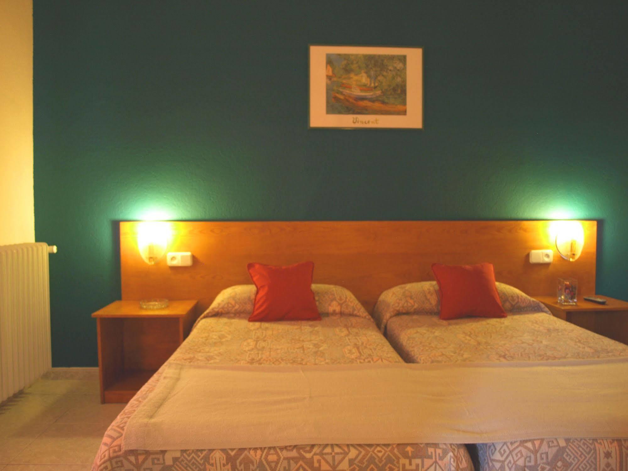 ריפול Hotel La Farga מראה חיצוני תמונה